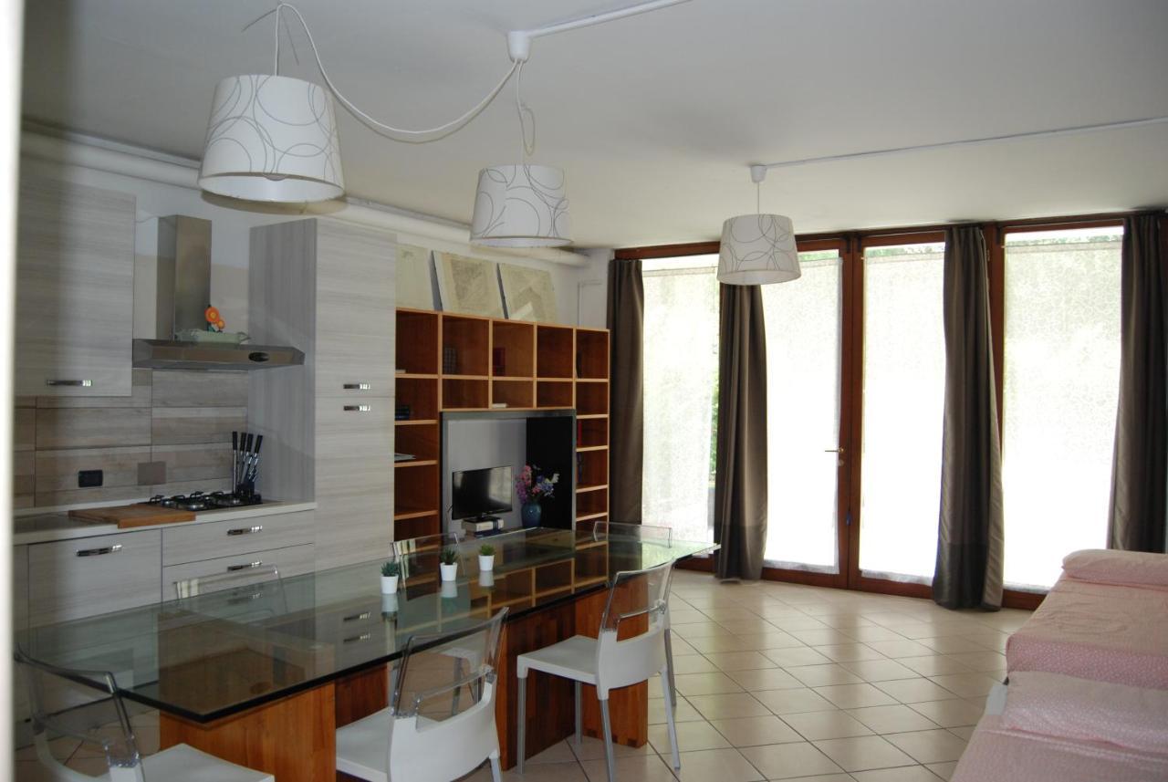 Case Vacanza Le Vele Desenzano del Garda Ngoại thất bức ảnh